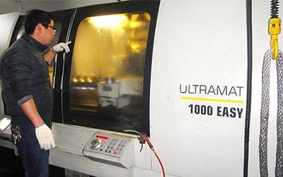متكينة تجليخ أسطوانية شاملة CNC لإنتاج العضو الدوار